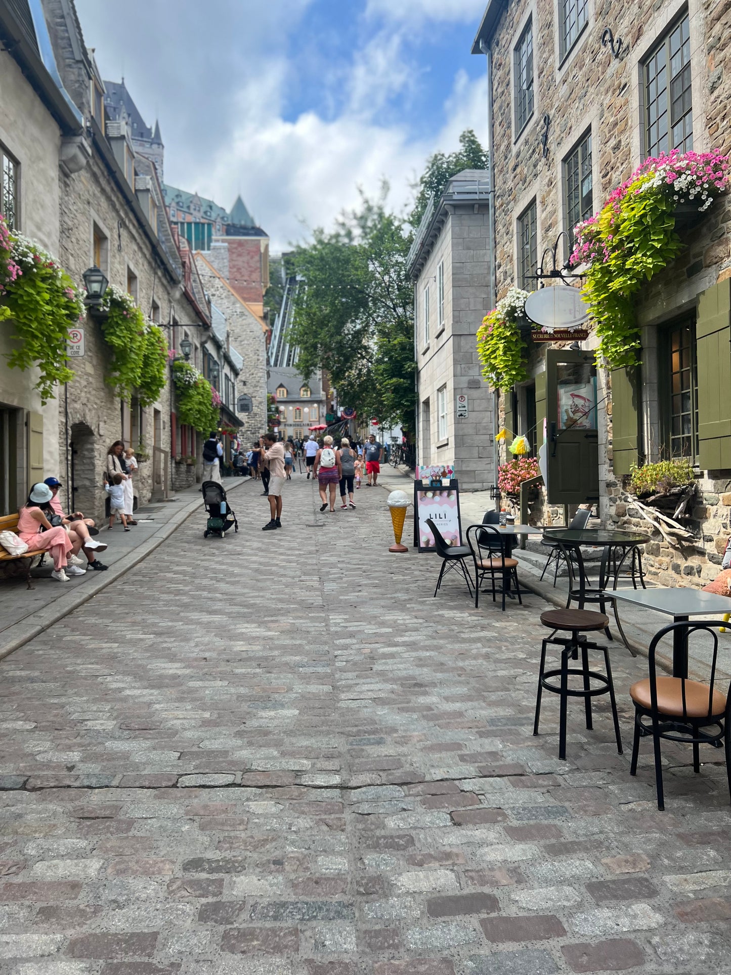 Charming Streets of Old Québec