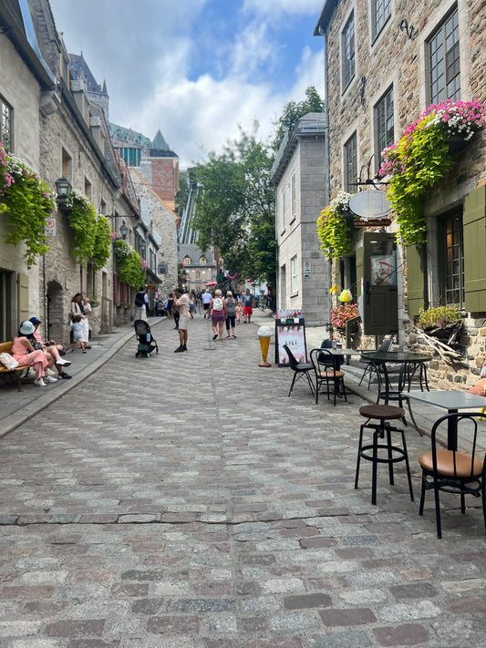 Charming Streets of Old Québec